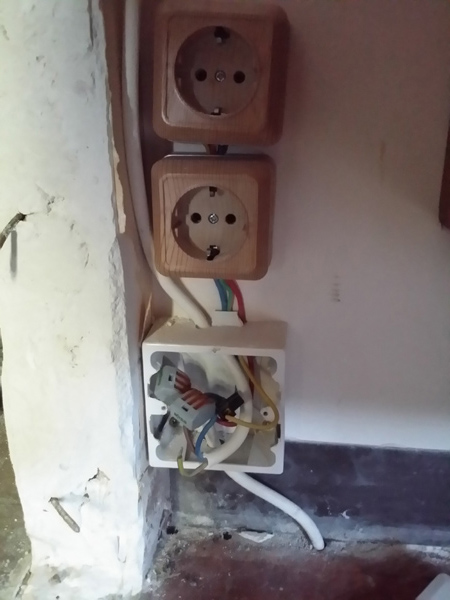 prises du salon avant